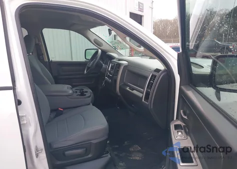 2017 Ram 1500 Tradesman 4X4 6'4 Box z USA, uszkodzony, nr VIN 1C6RR7FG6HS623639